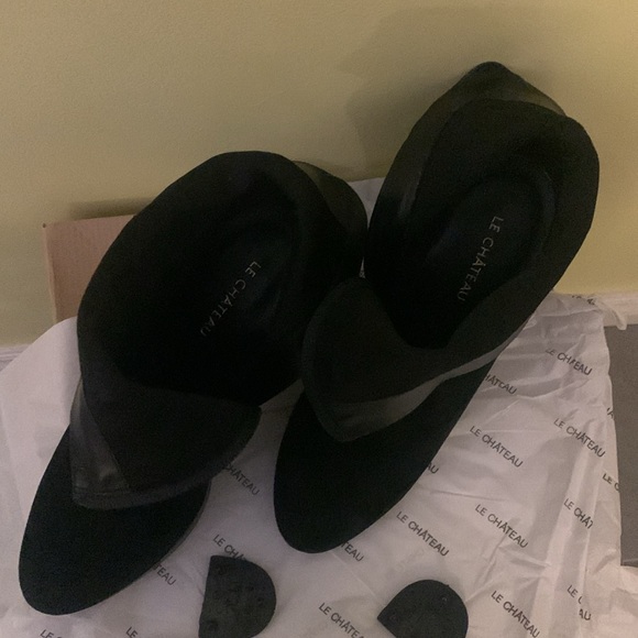 Black heeled boots - Picture 4 of 7